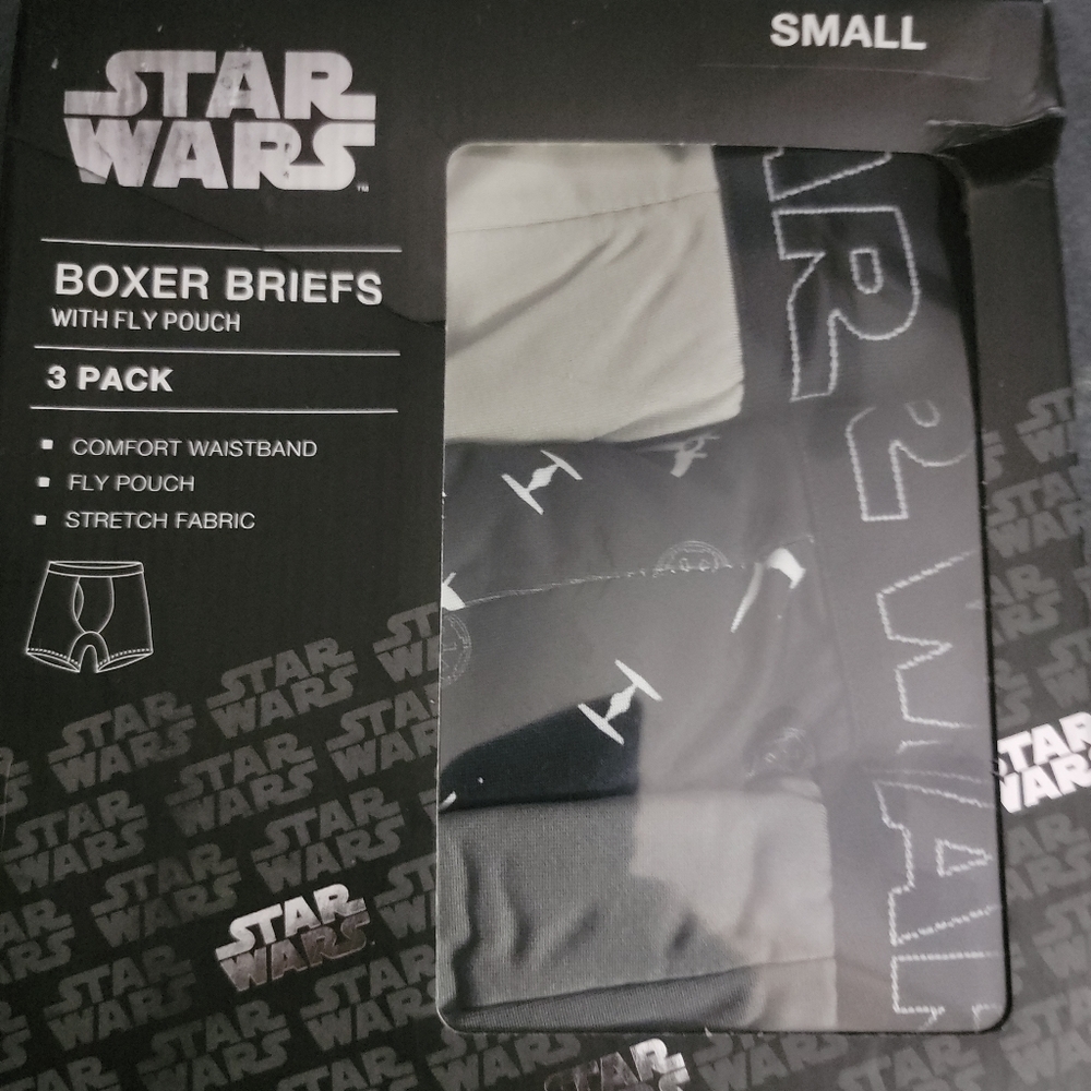 Star wars mens Boxer Briefs small. 3 pack. New. Fly pouch